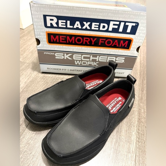 Skechers Men's Black Relaxed Fit Shoes - Picture 1 of 6